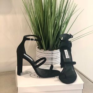 Steve Madden’s Pamelina Toe Loop Sandal